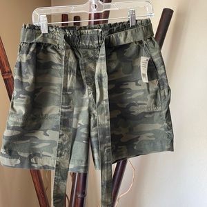 NWT Sanctuary Camo shorts size M